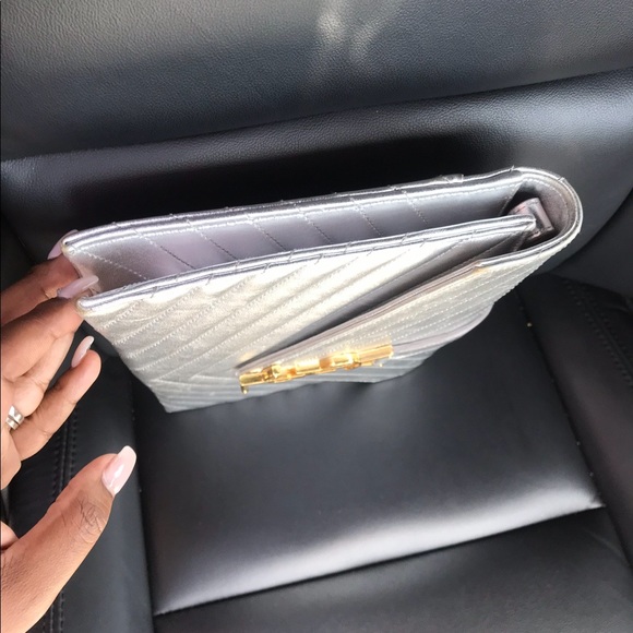 “SOLD” YSL Envelope Chain Bag Gold & Silver - Picture 5 of 15